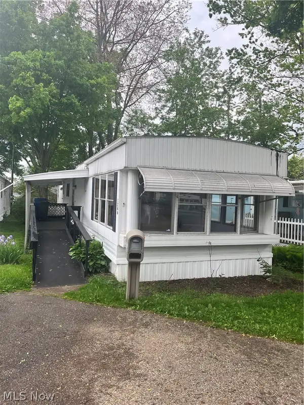 1246 Pasadena Nw Boulevard, North Canton, OH 44720