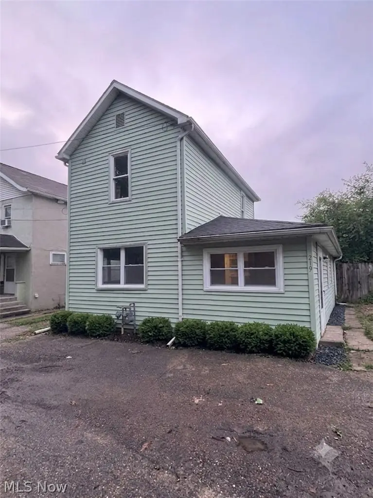 219 3rd Se Drive, New Philadelphia, OH 44663 - #1