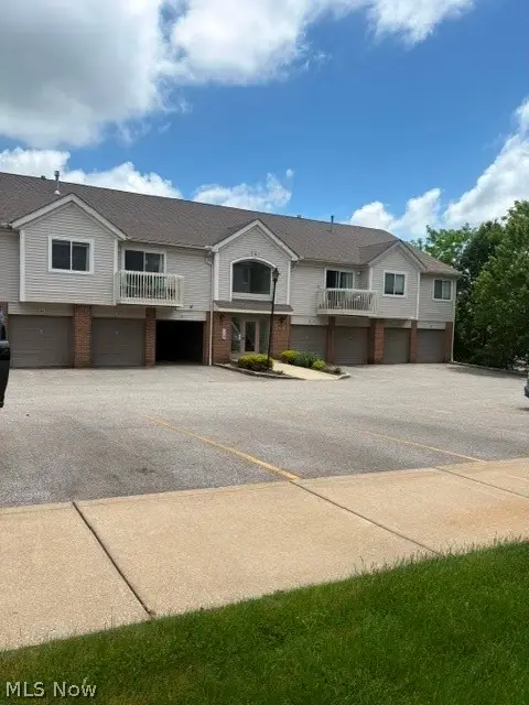 1432 Buckingham Gate Boulevard #H, Cuyahoga Falls, OH 44221