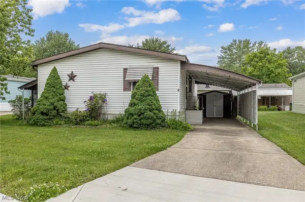 5 Michael Drive, Olmsted Twp, OH 44138