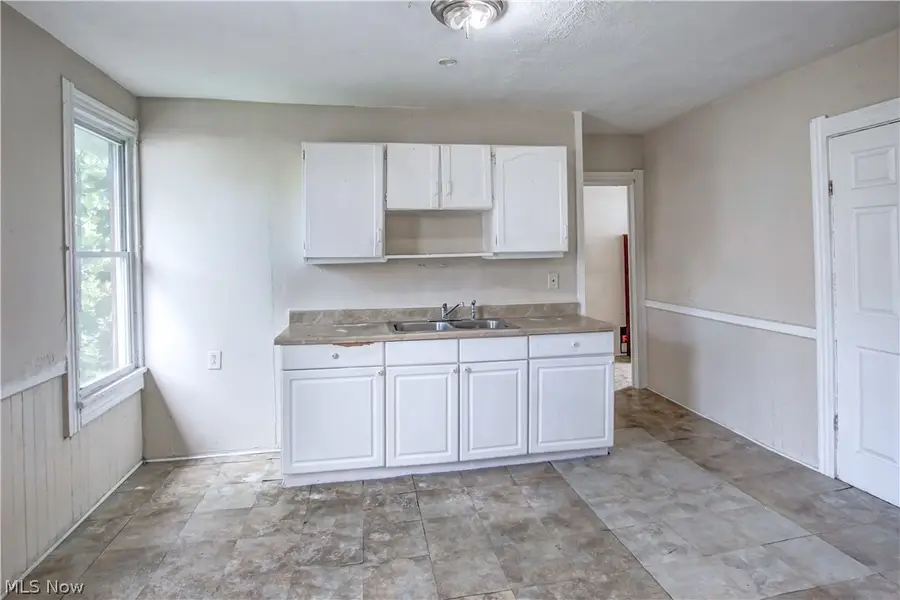 3048 Seymour Avenue, Cleveland, OH 44113 - #2