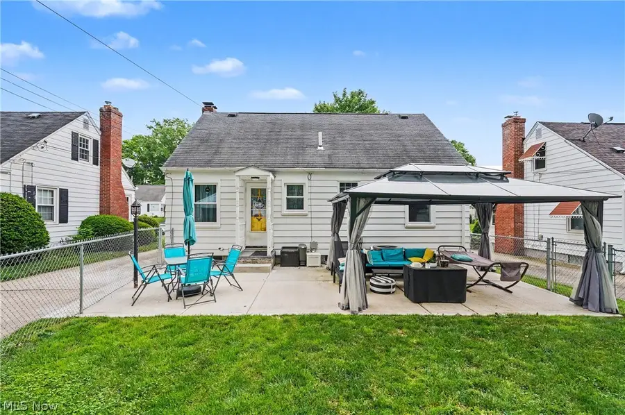 2044 26th Street, Cuyahoga Falls, OH 44223 - #2