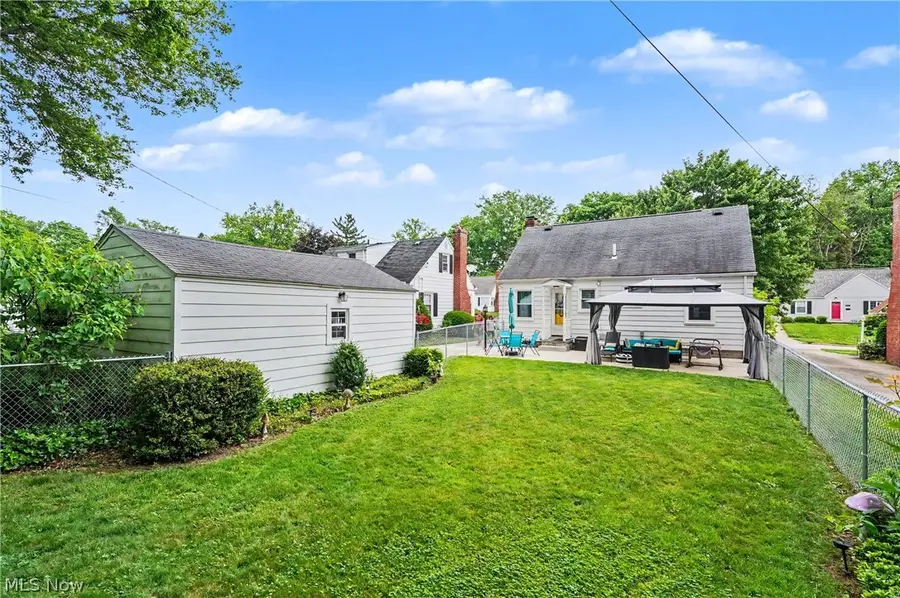 2044 26th Street, Cuyahoga Falls, OH 44223 - #3