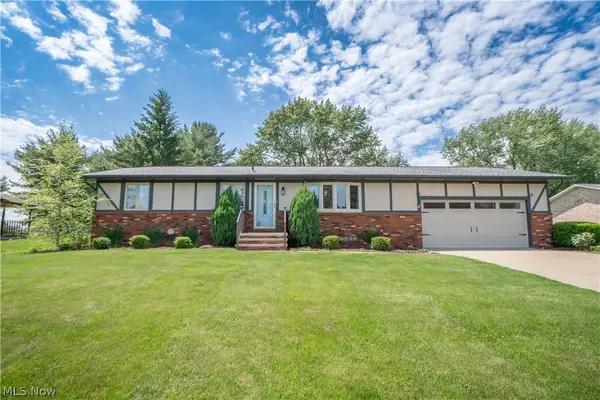 5251 Tanglewood Ne Drive, Louisville, OH 44641