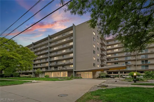 10301 Lake Avenue #325, Cleveland, OH 44102