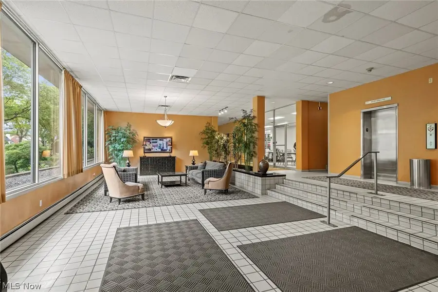 10301 Lake Avenue #325, Cleveland, OH 44102 - #3
