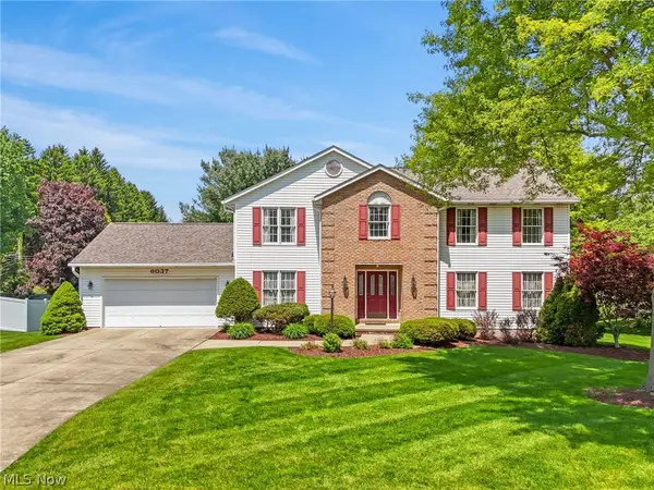 6037 Sandy Ridge Nw Circle, North Canton, OH 44720