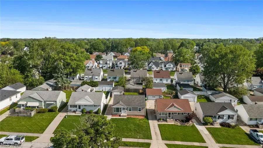 18313 Hazelwood Avenue, Maple Heights, OH 44137 - #2