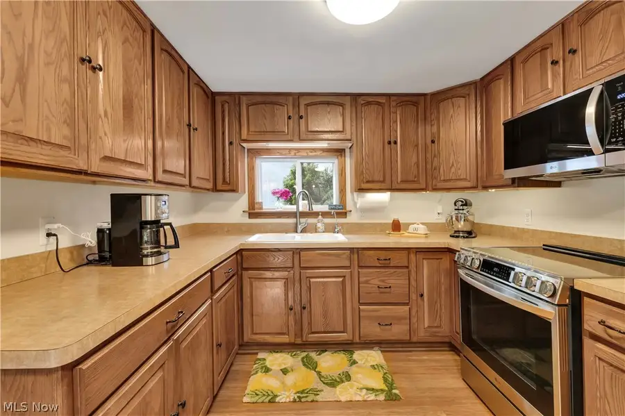 8704 Columbia Road, Olmsted Falls, OH 44138 - #2