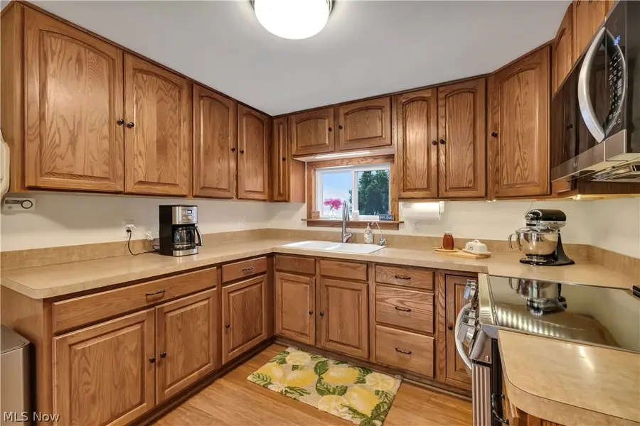 8704 Columbia Road, Olmsted Falls, OH 44138 - #3