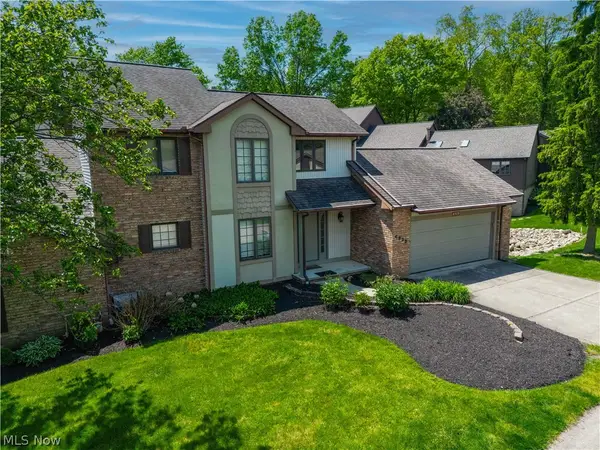 4920 Pond Nw Drive, North Canton, OH 44720