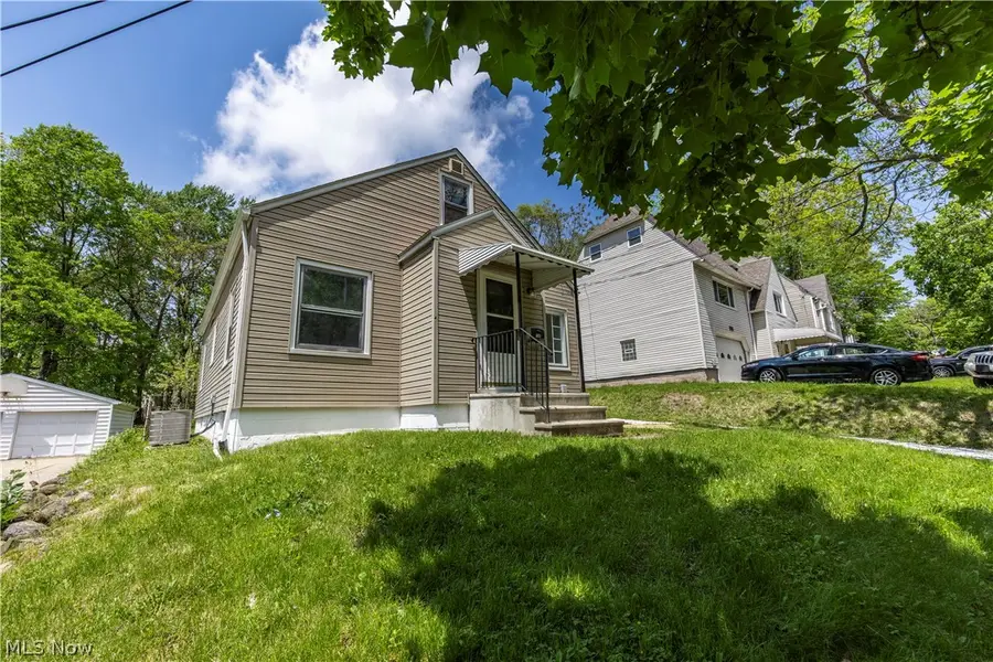 144 Malacca Street, Akron, OH 44305 - #3