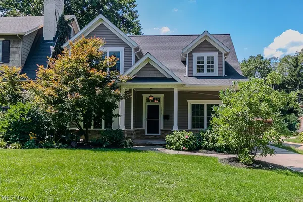 2218 S Overlook Road, Cleveland Heights, OH 44106