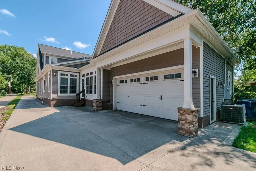 2218 S Overlook Road, Cleveland Heights, OH 44106 - #3