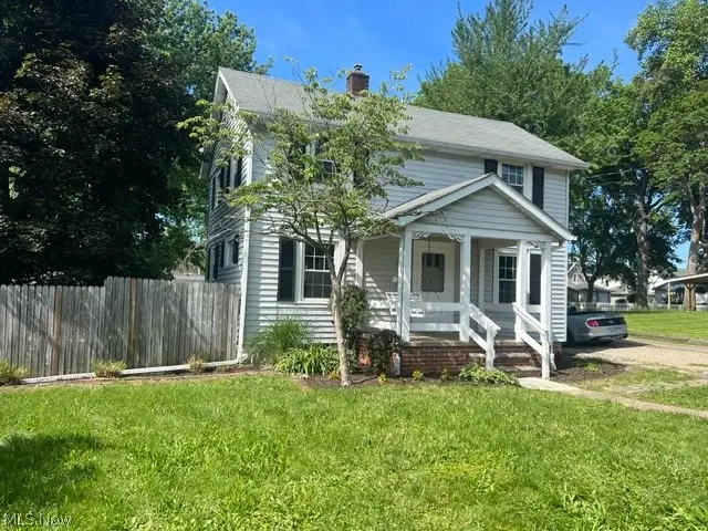140 South Nw Street, Navarre, OH 44662 - #2