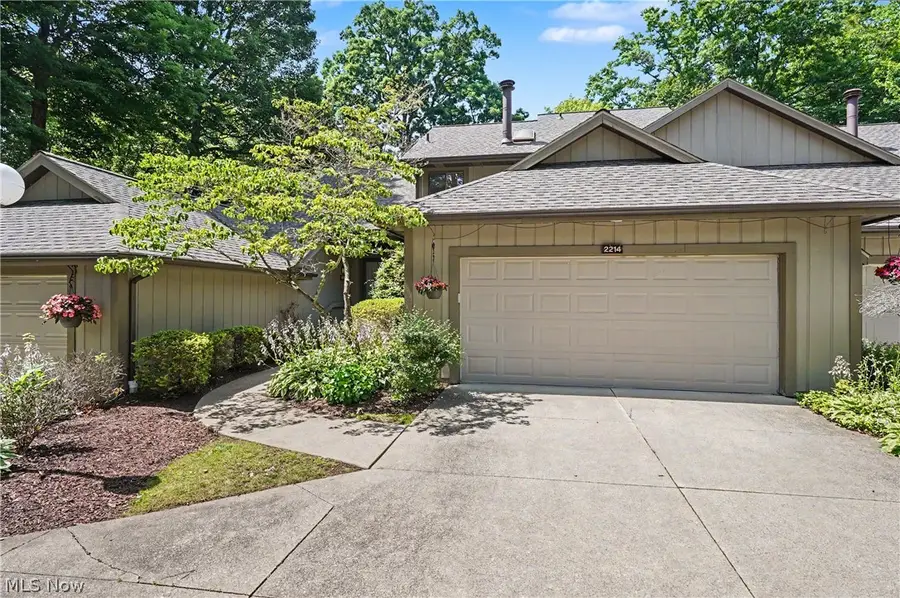 2214 Stone Creek Trail, Cuyahoga Falls, OH 44223 - #2