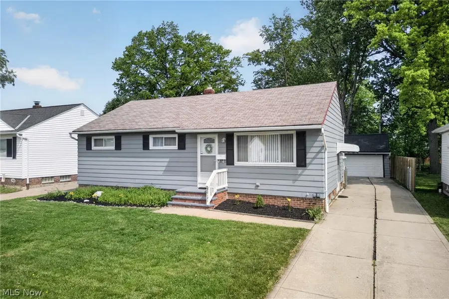 30121 Vineyard Road, Willowick, OH 44095 - #2