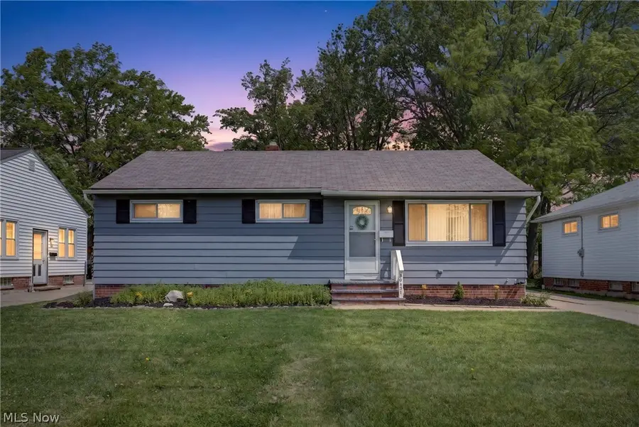 30121 Vineyard Road, Willowick, OH 44095 - #3