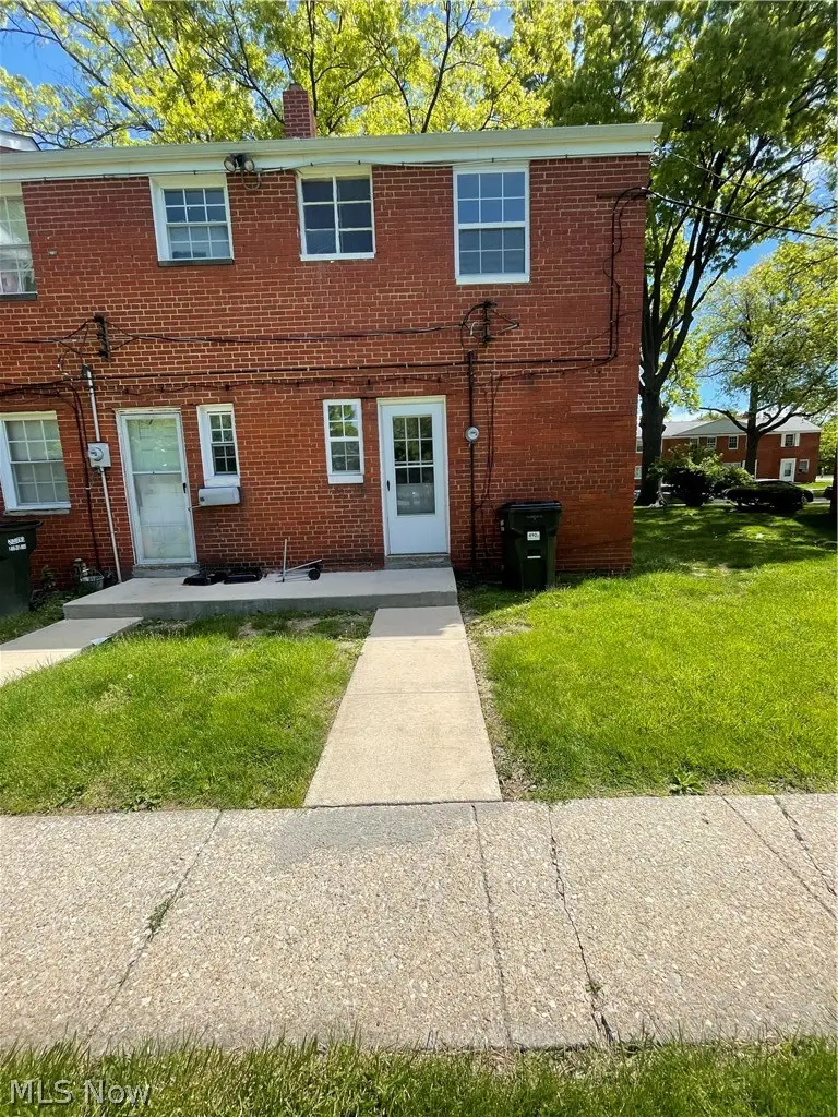 490 Kenwood Drive #J, Euclid, OH 44123 - #1