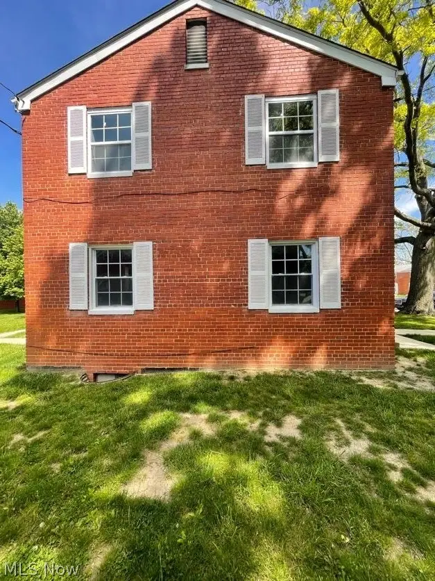 490 Kenwood Drive #J, Euclid, OH 44123 - #3