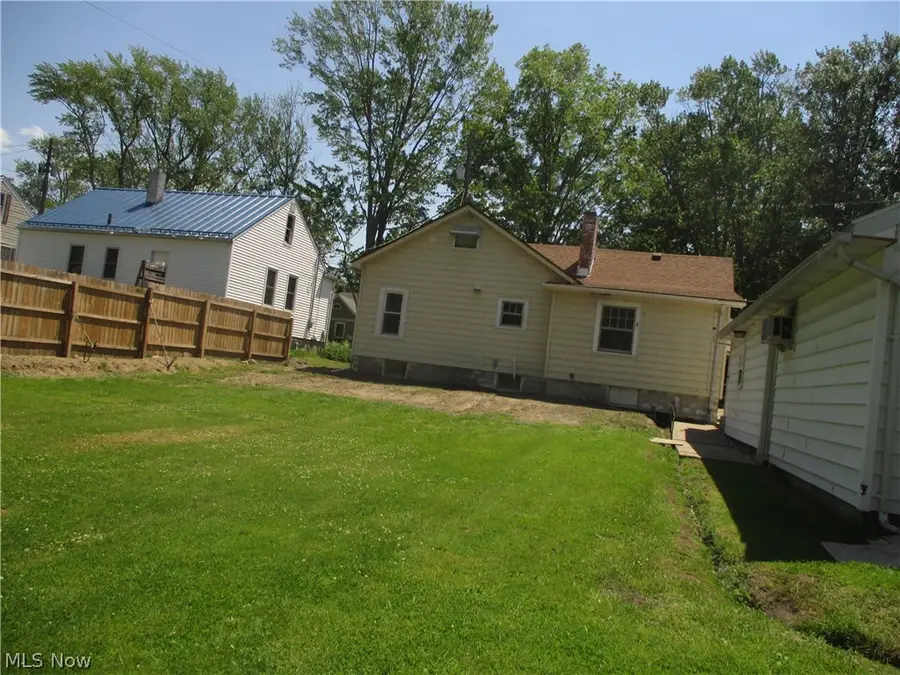 411 Eastlawn Street, Geneva, OH 44041 - #3
