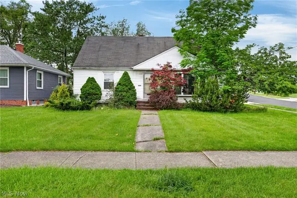 7146 W Parkview Drive, Parma, OH 44134