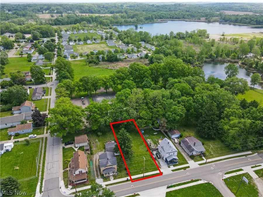 515 S Van Buren Avenue, Barberton, OH 44203 - #2