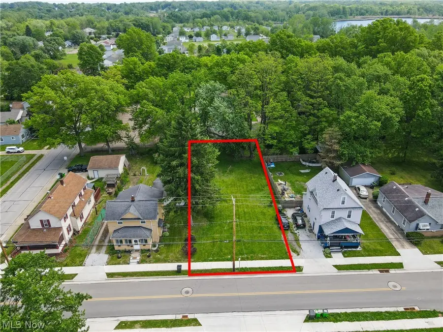 515 S Van Buren Avenue, Barberton, OH 44203 - #3