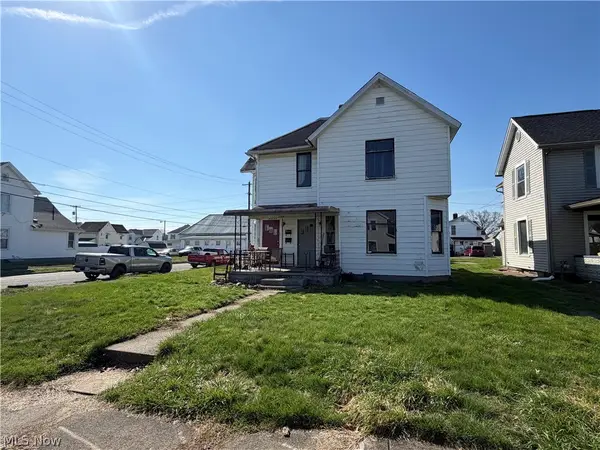 1033 Orchard Street, Coshocton, OH 43812