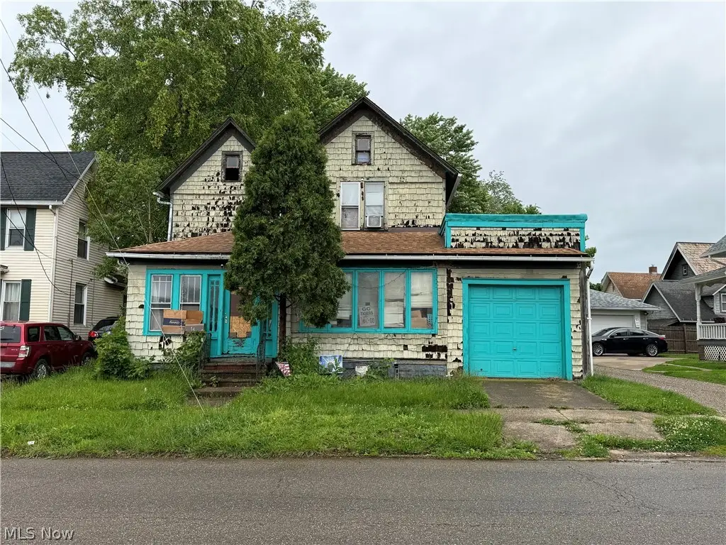 815 Amherst Ne Road, Massillon, OH 44646 - #1