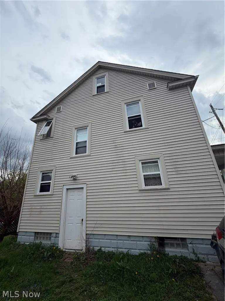 1015 Romig Avenue, Barberton, OH 44203 - #3