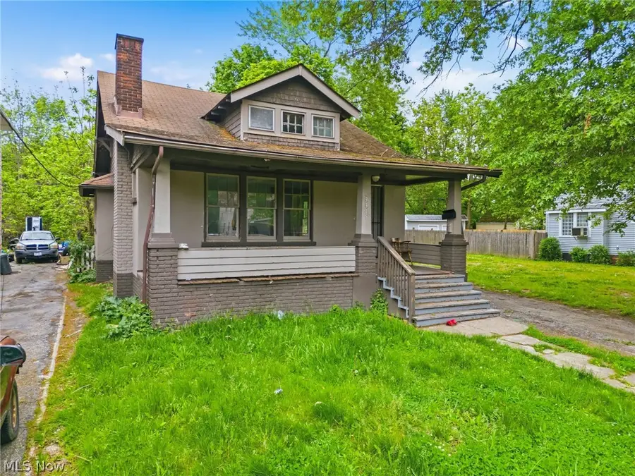 3315 E 142nd Street, Cleveland, OH 44120 - #2