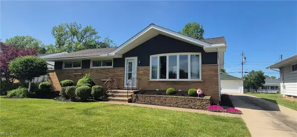 73 E Hillsdale Avenue, Seven Hills, OH 44131