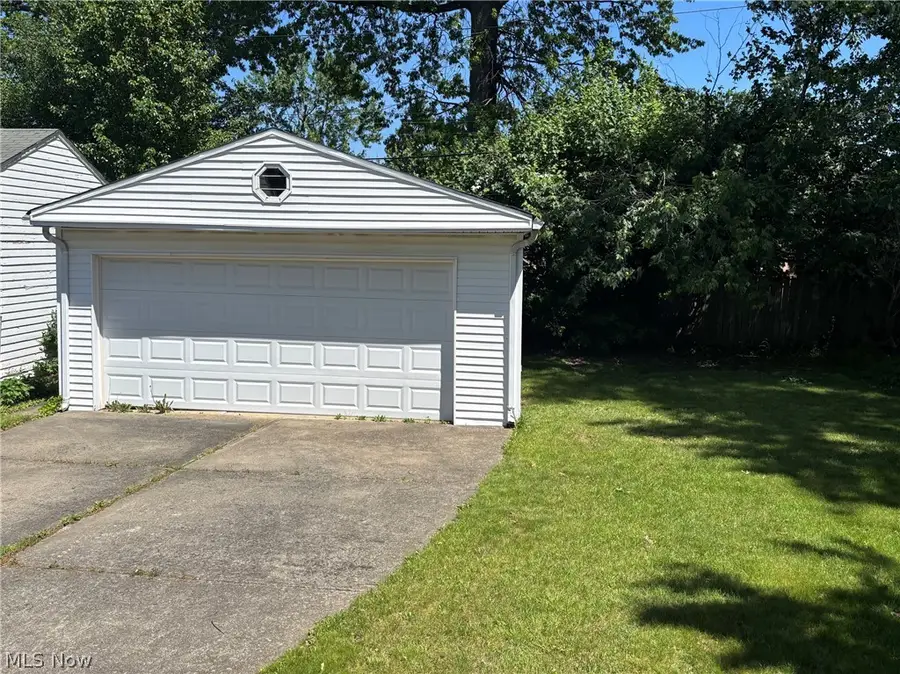 1661 Empire Road, Wickliffe, OH 44092 - #3