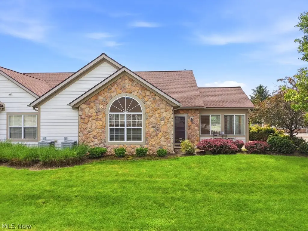 625 Crossings Circle, Tallmadge, OH 44278 - #1
