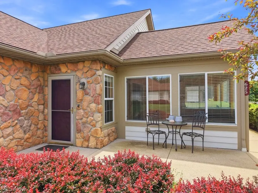 625 Crossings Circle, Tallmadge, OH 44278 - #2