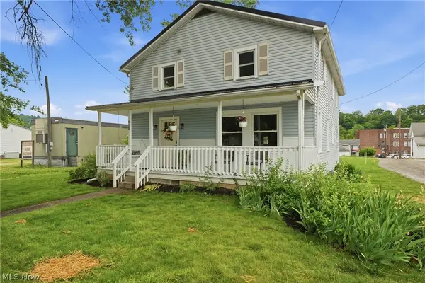 113 Washington St, Elizabeth, WV 26143