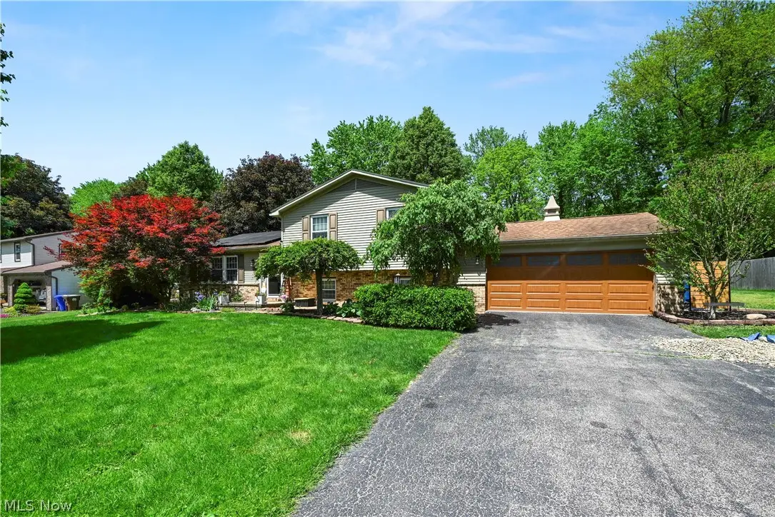 8441 Carriage Hill Ne Drive, Warren, OH 44484 - #1