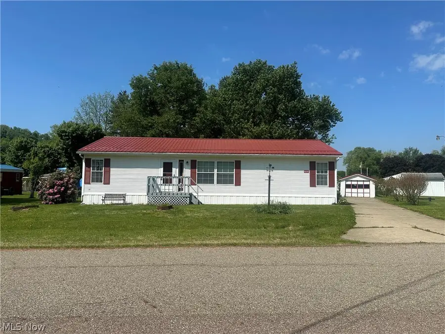9095 E Southview Street, Minerva, OH 44657 - #2