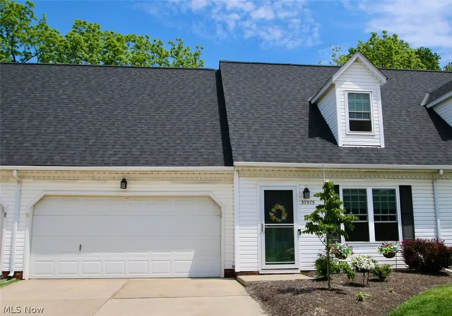 37575 Ocean Reef, Willoughby, OH 44094 - #2