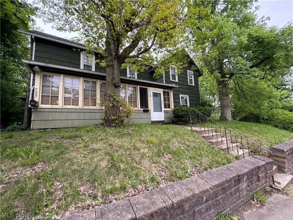 727 Wooster N Road, Barberton, OH 44203 - #1
