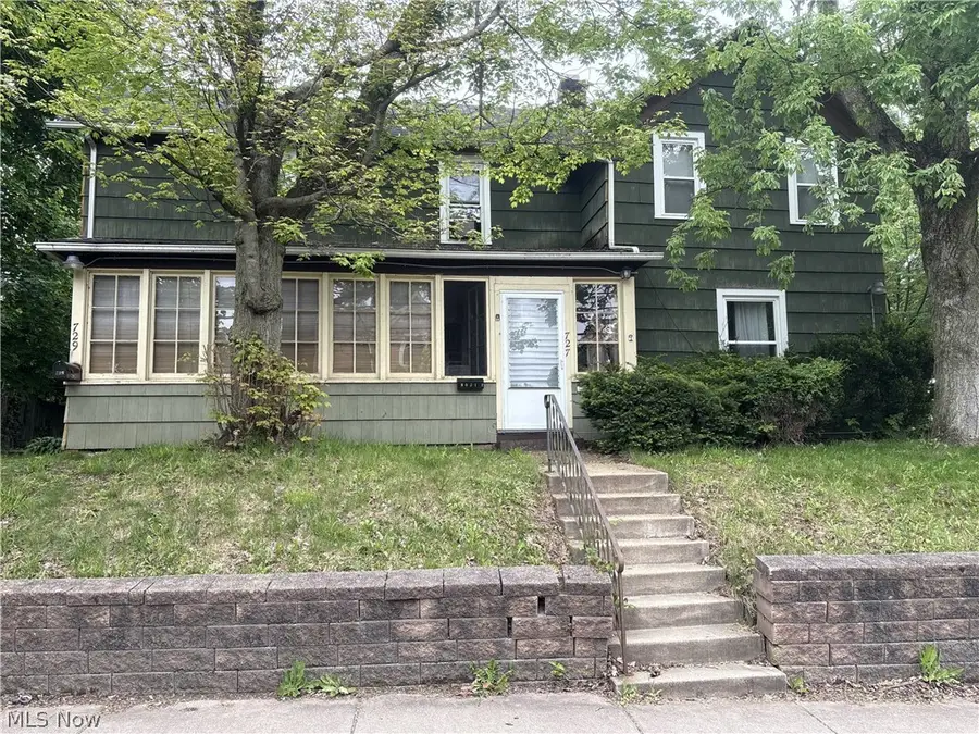 727 Wooster N Road, Barberton, OH 44203 - #2