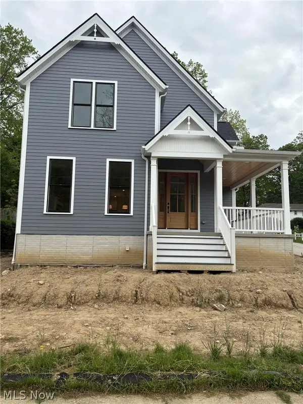 295 S Franklin Street, Chagrin Falls, OH 44022