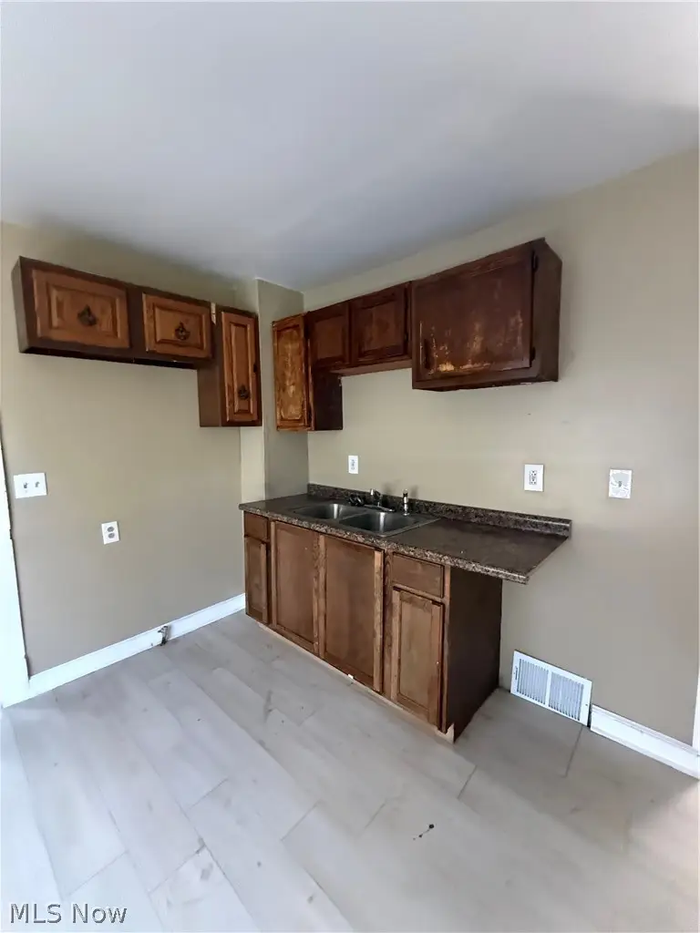 7738 Spafford Road, Cleveland, OH 44105 - #3