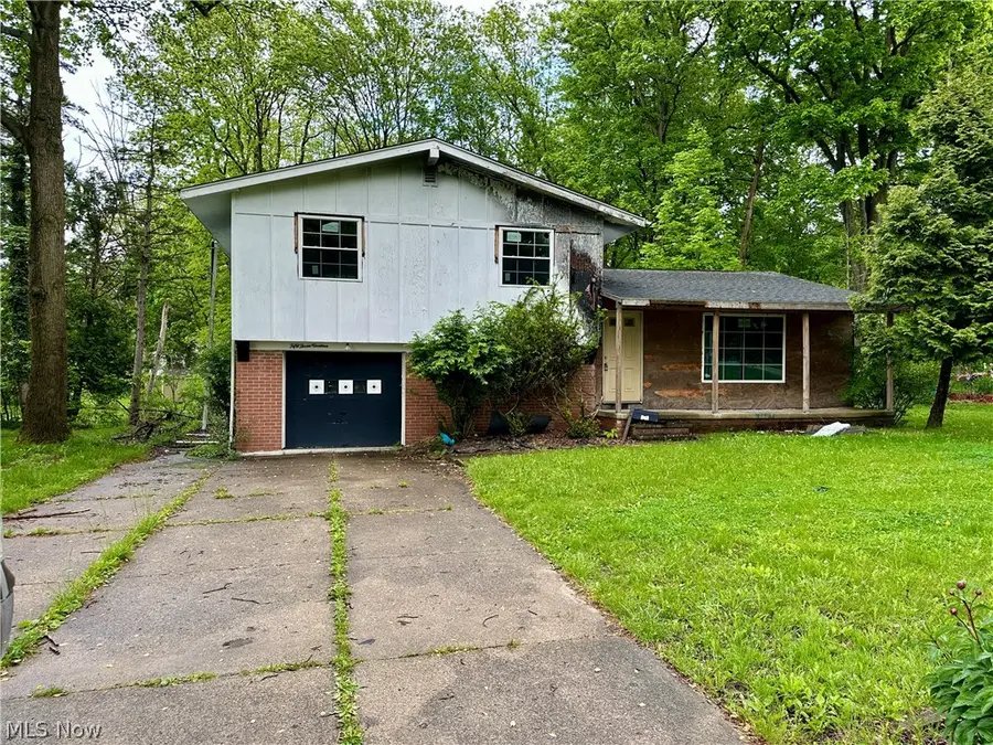 5319 Fairtree Road, Bedford Heights, OH 44146 - #2