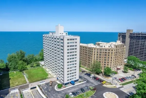 12520 Edgewater Drive #510, Lakewood, OH 44107