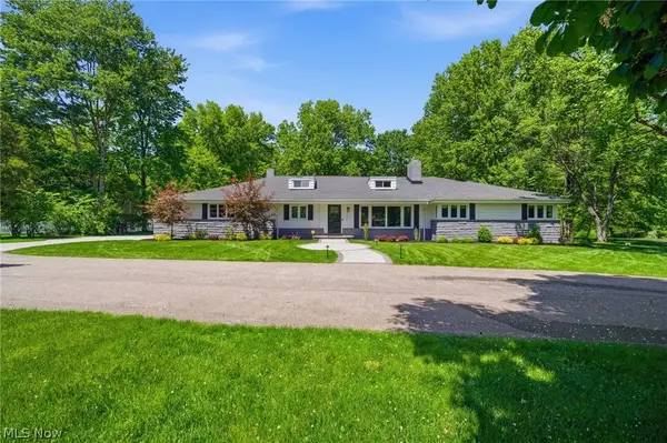 6733 Gates Mills Boulevard, Gates Mills, OH 44040