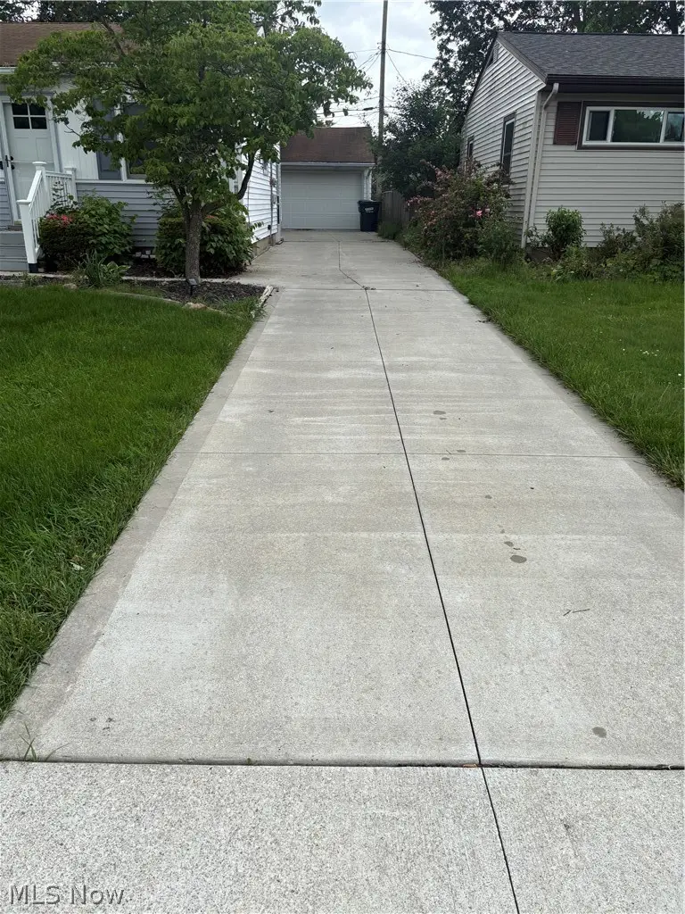 340 Hickory Drive, Berea, OH 44017 - #2