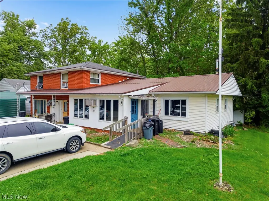 221 Tower Sw Street, Beach City, OH 44608 - #1