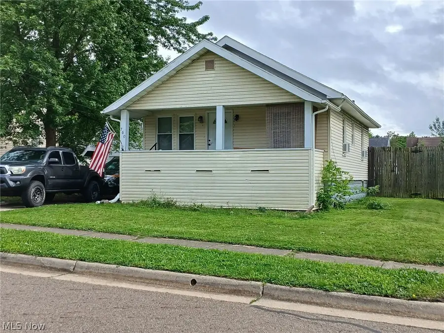760 Silvercrest Avenue, Akron, OH 44314 - #2